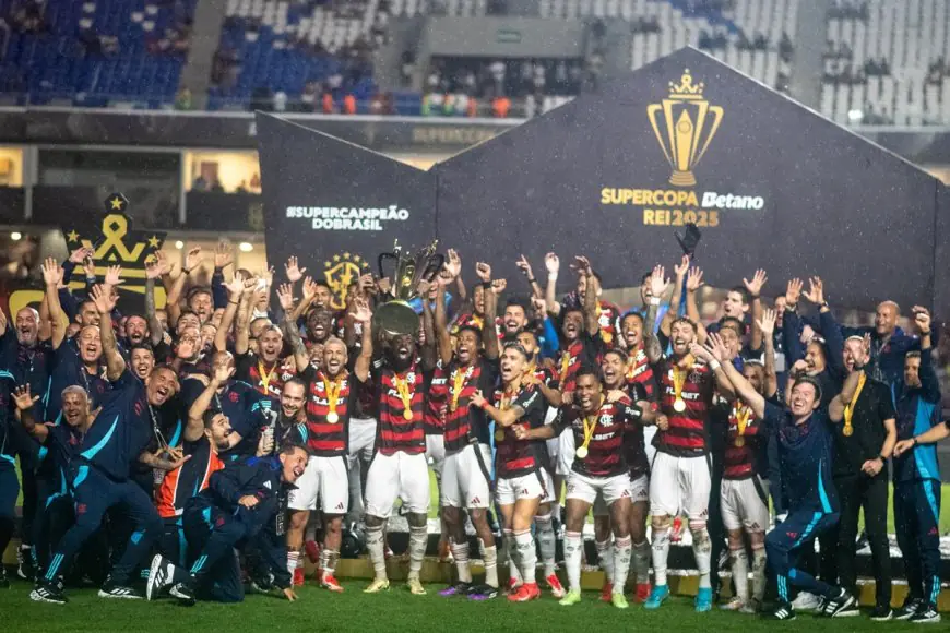 Flamengo vence o Botafogo e fatura o tricampeonato da Supercopa do Brasil