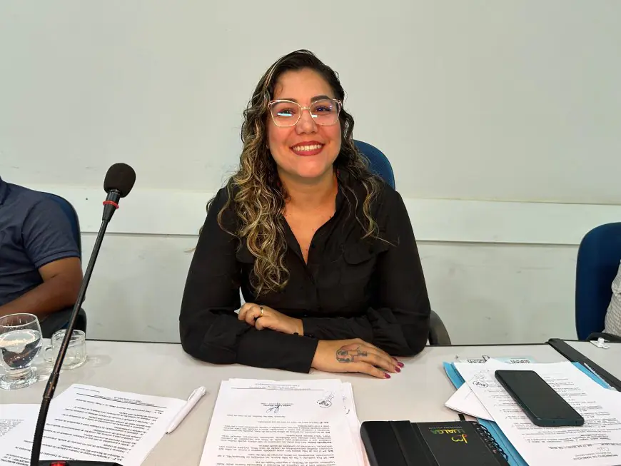 Lualga Lopes propõe criação do “Dia da Mãe Atípica” e cobra cumprimento de auxílio a pacientes em tratamento fora de Nanuque